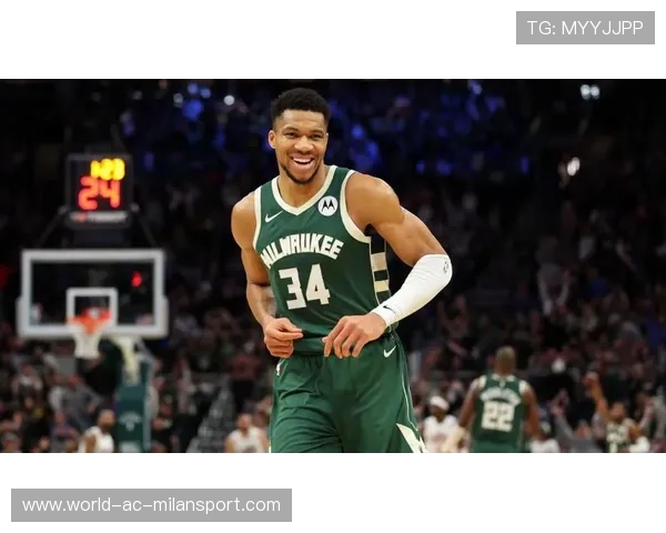 字母哥空中接力补篮，雄鹿篮下火力稳固